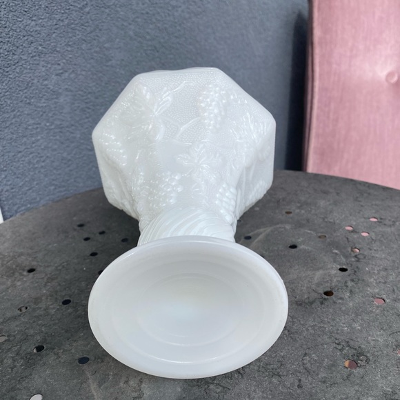 Grapevine milk glass - Picture 6 of 10